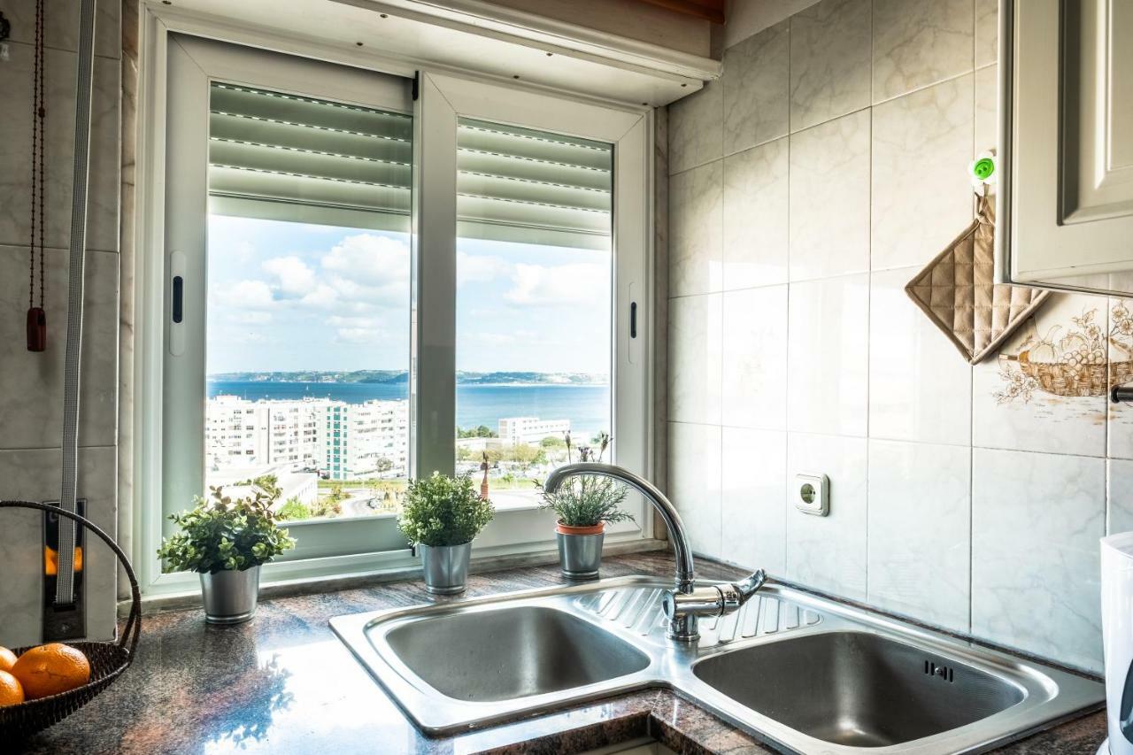 Window To The Sea Apartment Oeiras Exterior foto