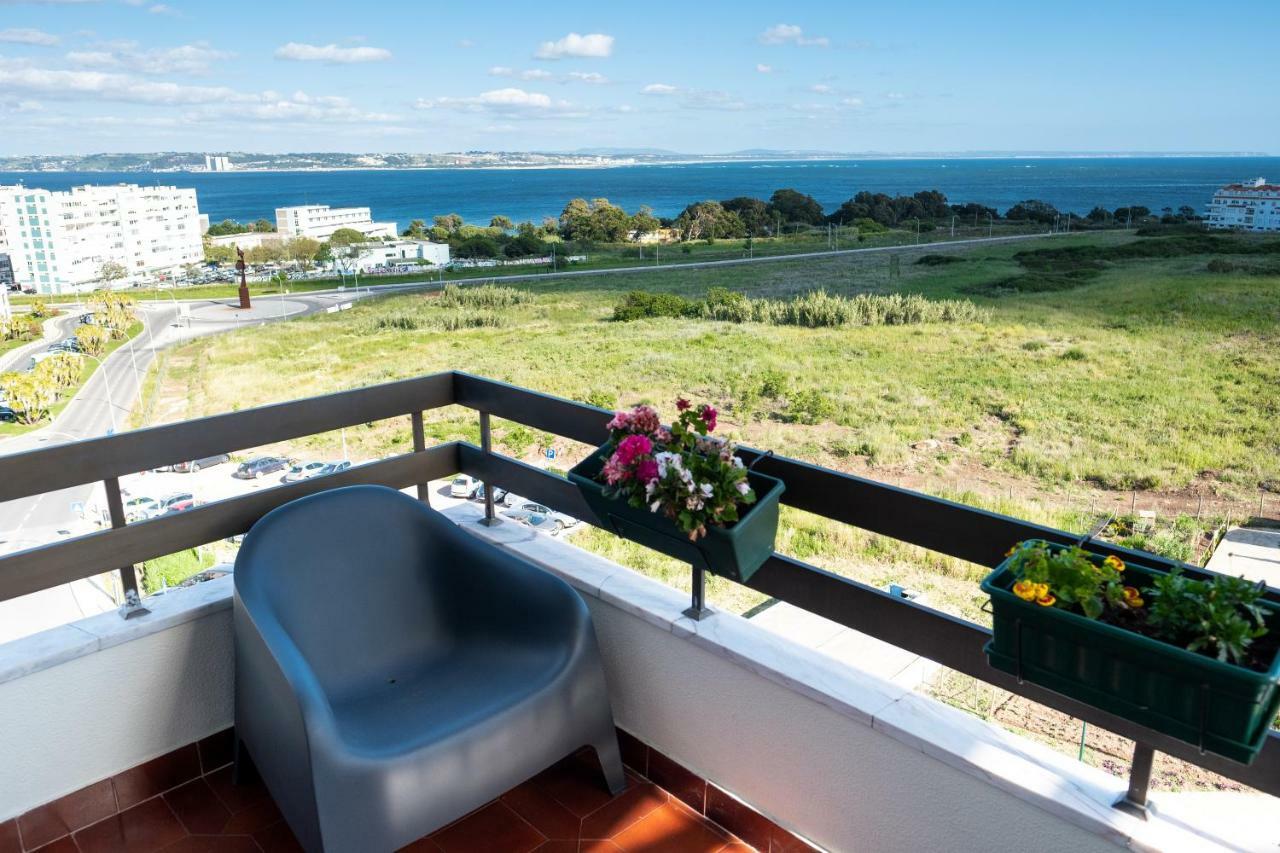 Window To The Sea Apartment Oeiras Exterior foto