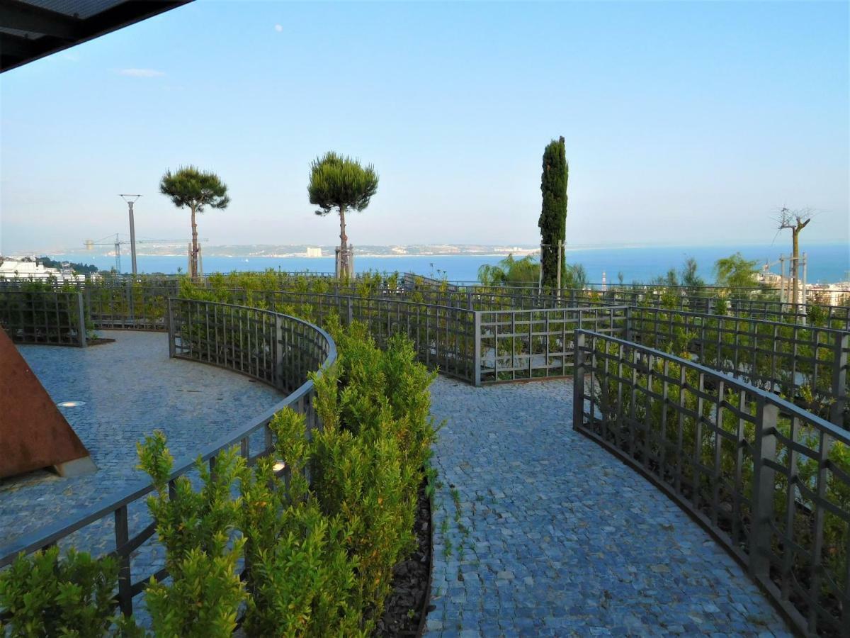 Window To The Sea Apartment Oeiras Exterior foto