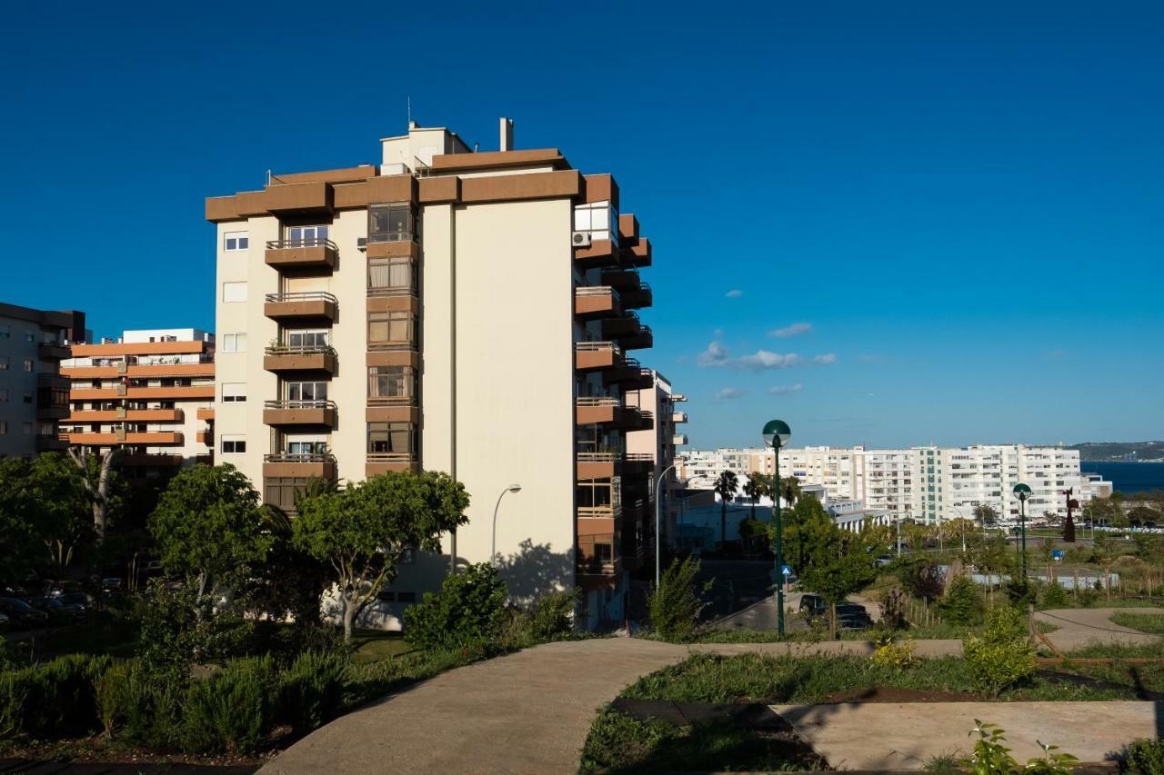 Window To The Sea Apartment Oeiras Exterior foto